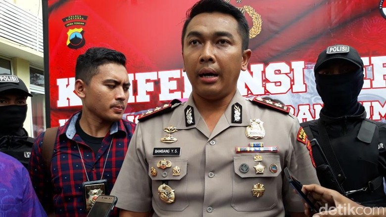 Guru Tampar 9 Murid yang Viral Kini Berstatus Tersangka Guru Tampar 9 Murid yang Viral Kini Berstatus Tersangka