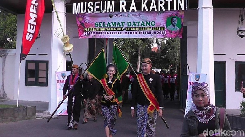 Sakralnya Kirab Pataka RA Kartini di Rembang Sakralnya Kirab Pataka RA Kartini di Rembang