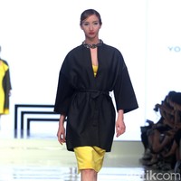 Fashion show Yosafat Dwi Kurniawan yang bertemakan Literalist diJakarta Fashion & Food Festival 2018, Kelapa Gading, Jakarta, Kamis [19/4/2018]. [Foto: Mohammad Abduh/Wolipop]