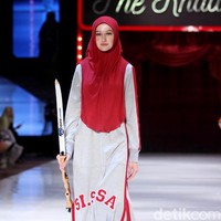 Fashion show koleksi terbaru busana muslim SI.Se.Sa yang bertema The Khadeeja di Fairmont Hotel, Jakarta, Rabu [18/4/2018]. Foto: Mohammad Abduh/Wolipop