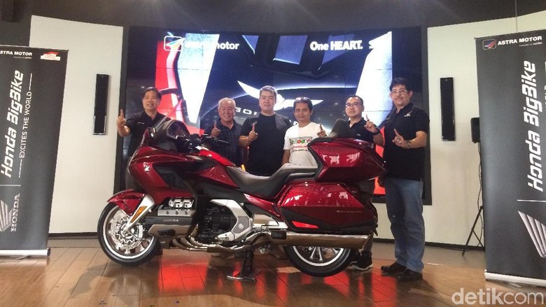 Honda Serahkan 2 Unit Goldwing ke Tangan Konsumen Foto: Khairul Imam Ghozali Honda Serahkan 2 Unit Goldwing ke Tangan Konsumen Foto: Khairul Imam Ghozali