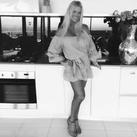 Dalam akun Instagramnya @strawberriesandcream1, Gina memiliki 64 ribu followers. Masih banyak netizen yang tak menyangka bahwa Gina telah menjadi nenek.Foto: Instagram