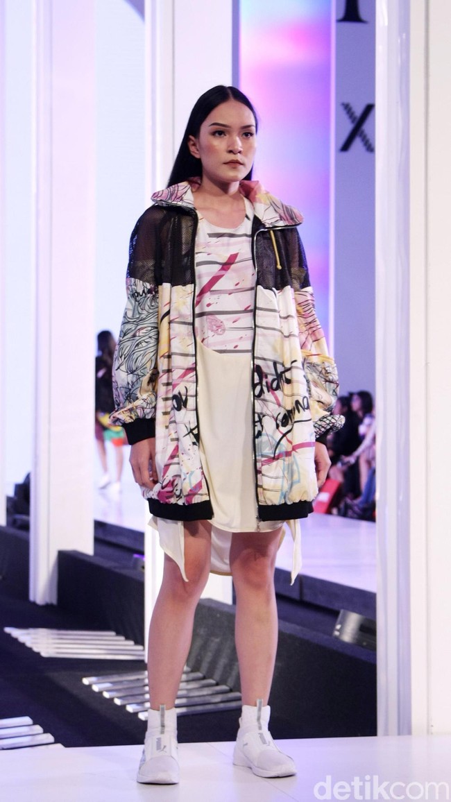 Fashion show koleksi busana ESMOD Jakarta yang terinspirasi karakter Marvel di Fashion Nation 2018, Senayan City, Jakarta, Selasa [17/4/2018]. [Foto: Mohammad Abduh/Wolipop]