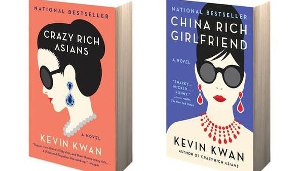 Penulis 'Crazy Rich Asians' Mangkir dari Wamil