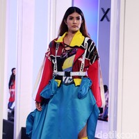 Fashion show koleksi busana ESMOD Jakarta yang terinspirasi karakter Marvel di Fashion Nation 2018, Senayan City, Jakarta, Selasa [17/4/2018]. [Foto: Mohammad Abduh/Wolipop]