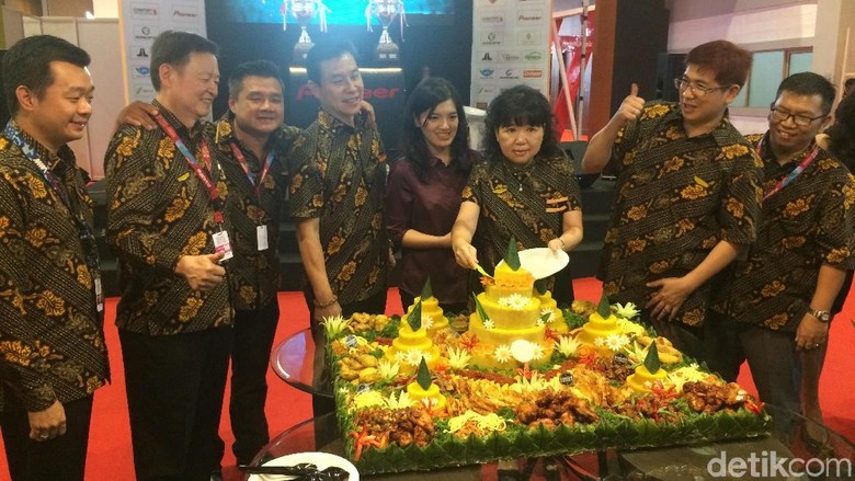Para Produsen Aksesori Mobil Turut Ramaikan IIMS 2018 Foto: Khairul Imam Ghozali Para Produsen Aksesori Mobil Turut Ramaikan IIMS 2018 Foto: Khairul Imam Ghozali