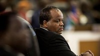 Raja Mswati III sendiri yang menyebutkan eSwatini sebagai nama baru Swaziland. Namun tentu, harus didaftarkan nama barunya ke PBB, mengganti semua website pemerintahan yang masih memakai kata Swaziland dan mengubah nama banknya, Central Bank of Swaziland (AFP)
