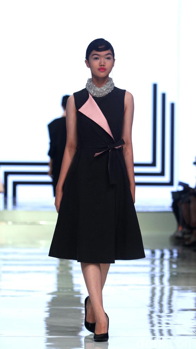 Fashion show Yosafat Dwi Kurniawan yang bertemakan Literalist diJakarta Fashion & Food Festival 2018, Kelapa Gading, Jakarta, Kamis [19/4/2018]. [Foto: Mohammad Abduh/Wolipop]