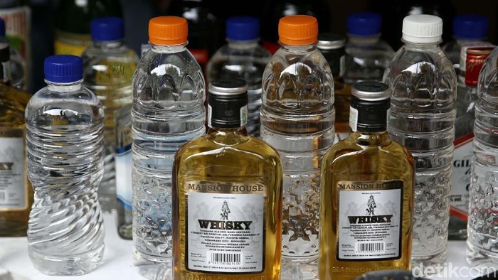 Polisi Sita 17.363 Botol Miras di Wilayah Banten