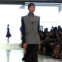 Fashion show Yosafat Dwi Kurniawan yang bertemakan Literalist diJakarta Fashion & Food Festival 2018, Kelapa Gading, Jakarta, Kamis [19/4/2018]. [Foto: Mohammad Abduh/Wolipop]