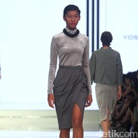 Fashion show Yosafat Dwi Kurniawan yang bertemakan Literalist diJakarta Fashion & Food Festival 2018, Kelapa Gading, Jakarta, Kamis [19/4/2018]. [Foto: Mohammad Abduh/Wolipop]