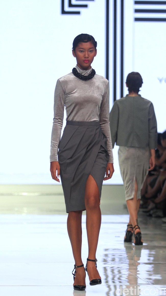 Fashion show Yosafat Dwi Kurniawan yang bertemakan Literalist diJakarta Fashion & Food Festival 2018, Kelapa Gading, Jakarta, Kamis [19/4/2018]. [Foto: Mohammad Abduh/Wolipop]