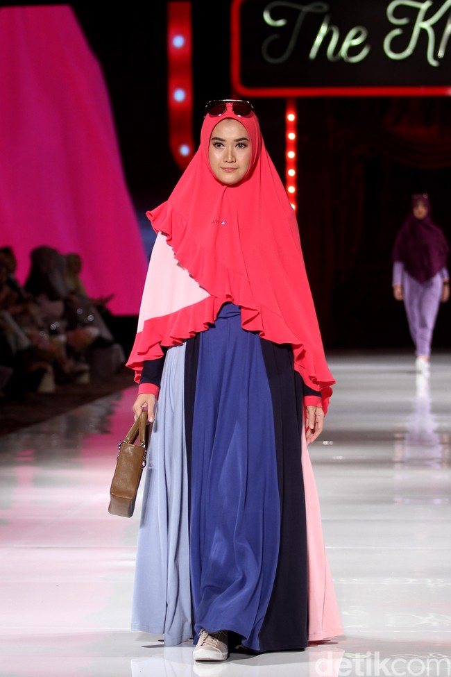 Fashion show koleksi terbaru busana muslim SI.Se.Sa yang bertema The Khadeeja di Fairmont Hotel, Jakarta, Rabu [18/4/2018]. [Foto: Mohammad Abduh/Wolipop]