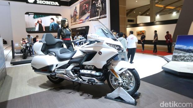 Honda Gold Wing dipamerkan di arena IIMS 2018