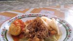 Habis Olahraga Pagi, Enaknya Makan Lontong Sayur Kesukaan Netizen Ini!
