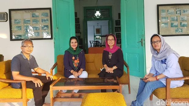 Puti bertemu dengan keluarga besar Kartini