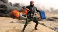 Empat orang yang tewas terdiri atas seorang remaja laki-laki berusia 15 tahun dan dua pemuda Palestina berusia 24 tahun dan 25 tahun yang tewas ditembak di Gaza bagian utara. Satu korban lainnya, seorang warga Palestina berusia 29 tahun, tewas ditembak di Gaza bagian selatan. Foto: REUTERS