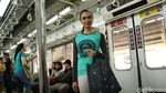 Si Cantik dengan Merchandise Commuter Line