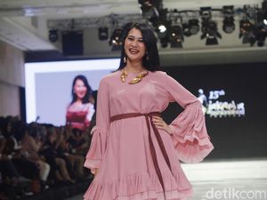 Jenahara Tampilkan Wanita Tuna Rungu Berprestasi Saat Fashion Show