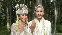 Syahnaz Sadiqah dan Jeje Govinda resmi menikah, Sabtu (21/4/2018). Syahnaz diberi mas kawin 21 gram emas dan seperangkat alat salat. (Noel/detikHOT)