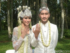 Syahnaz-Jeje Resmi Nikah, DJ Avicii Meninggal Dunia