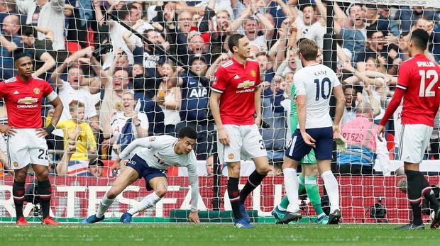 Dele Alli membuka sempat harapan bagi Tottenham dengan golnya pada menit ke-11.