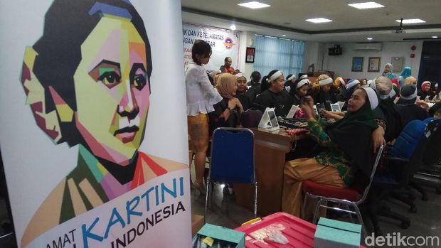 Mereka menunjukkan kalau perempuan tak kalah dari laki-laki.