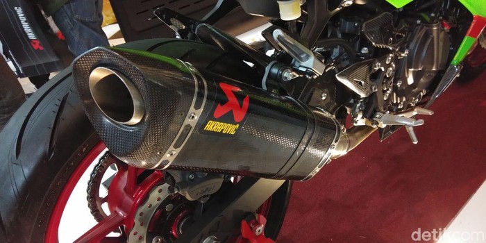 Knalpot Akrapovic untuk New Kawasaki Ninja 250 dan Yamaha TMAX