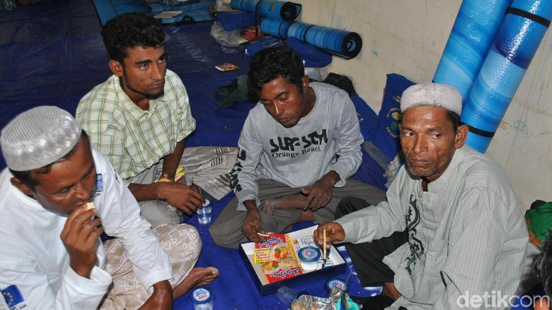 Urus Rohingya Rogoh Rp 90 Juta/Bulan, Pemprov Aceh Mengeluh Urus Rohingya Rogoh Rp 90 Juta/Bulan, Pemprov Aceh Mengeluh