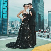 Syahnaz Sadiqah akan melangsungkan akad nikah dengan Ritchie Ismail di Lembang, Bandung, Sabtu (21/4/2018). Syahnaz tampil cantik bersinar dengan gaya pengantin adat Sunda. Foto: Instagram/@syahnazs, Rio Motret.