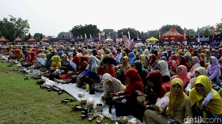 Rayakan Hari Kartini di Pekalongan dengan Makan Nasi Megono Bareng Rayakan Hari Kartini di Pekalongan dengan Makan Nasi Megono Bareng