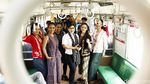 Lenggak-lenggok di Kereta, Kartini Cantik Curi Perhatian Penumpang