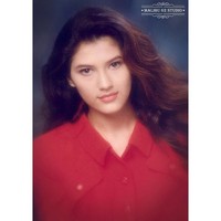 Kecantikan Tamara Blezsynski yang seolah tak luntur dari 19 tahun lalu. Foto: Instagram/@malibu62studio