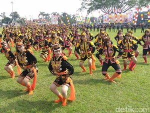 Ratusan Penari Dolalak Ramaikan Sosialisasi Pemilu di Purworejo