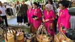 Hari Kartini! Iriana-Mufidah Kalla Berkebaya Pink di Istana Bogor