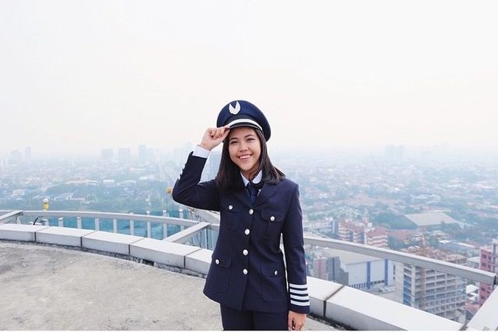 Pilot Tania