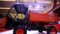 AMMDes sengaja dipamerkan di IIMS 2018 karena mobil tersebut berfungsi sebagai kendaraan penumpang dan pengangkut hasil pertanian dari desa ke kota.