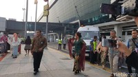 Begini gaya Menteri Susi di Hari Kartini, bagaimana dengan gaya mu? (Syanti/detikTravel)
