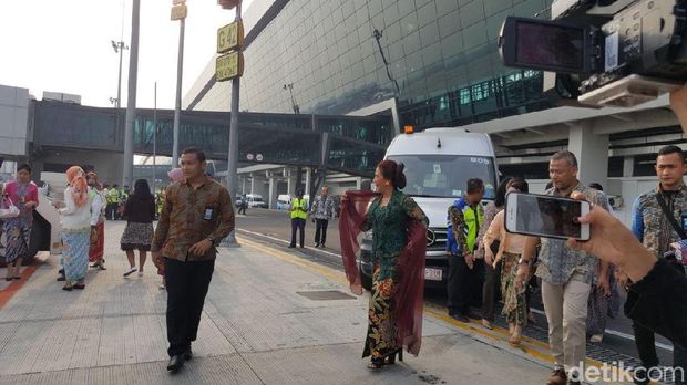 Sumringah, Kartini Flight Bersama Menteri Susi