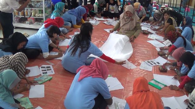 Ada 32 tahanan belajar membatik di  Lapas Klas II B Muaro Bulian, Kabupaten Batanghari, Jambi.