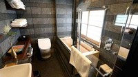 Bahkan kamar mandi juga seperti di hotel bintang lima. CNBC/Istimewa.