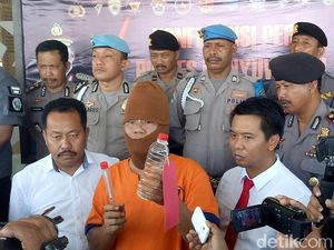 Tersangka Nekat Mau Tenggak Miras, Buktikan Produknya Tak Bahaya