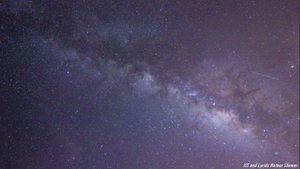 Pemandangan Spektakuler Hujan Meteor Lyrid