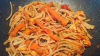 Spaghetti ala Signore Sondoro, tulis Sandhy. Spaghetti ala salah satu anggota Trio Lestari ini berisi telur, wortel dan saus tomat. Foto: Instagram @shandysondoro_official