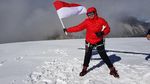 Foto: Naik Helikopter ke Gunung Es Papua