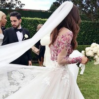 Pernikahan tersebut berlangsung di Miramare Garden. Sebuah kawasan mewah yang berada di bagian utara Sidney, Australia. Foto: Dok. Instagram/@monika_rad