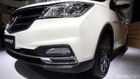 Wuling Cortez 1.5 ini dibekali mesin bensin 1.485 cc, yang mampu menghasilkan tenaga hingga 110 HP pada 5.800 rpm dan torsi 142 Nm.