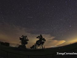 Pemandangan Spektakuler Hujan Meteor Lyrid