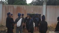 Warga Baduy Percaya Mandi di Sungai Cibanten Bawa Keselamatan