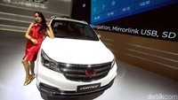Mobil itu memiliki dimensi panjang 4.780 mm, lebar 1.816 mm, dan tinggi 1.755 mm (termasuk roof rail).